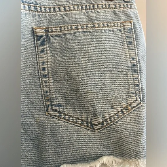 Vintage Calvin Klein Cut Off Denim Shorts Medium Wash - Picture 4 of 6